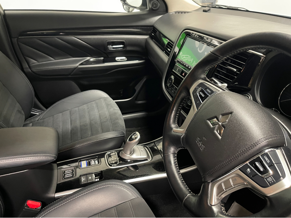 2019 Mitsubishi Outlander 2.4L Petrol Plug-in Hybrid For Sale Images