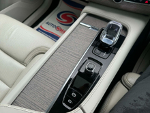 2023 Volvo XC90 2L Petrol Plug-in Hybrid For Sale Images