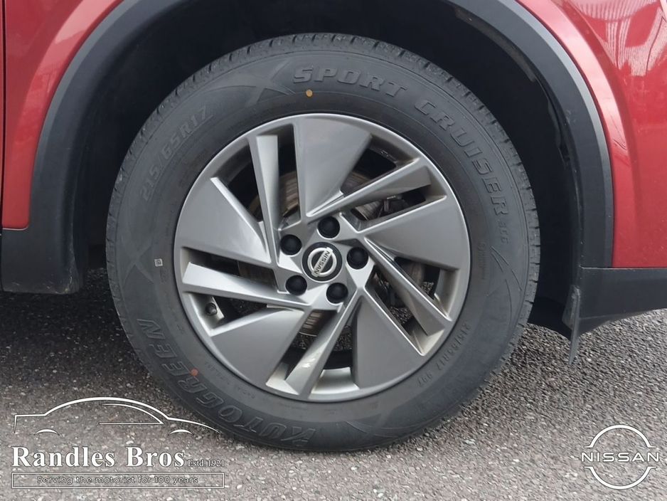 Nissan Qashqai 1.3 PET SV — thumbnail 9