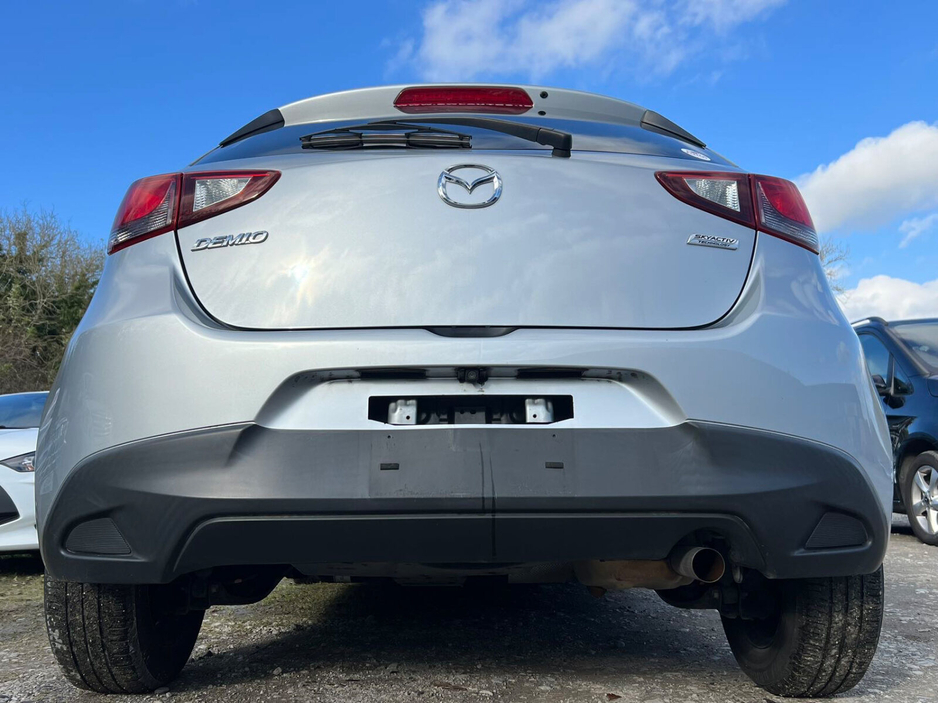 Mazda Demio — thumbnail 8