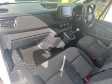 2025 Renault Trafic 2L Diesel For Sale Images