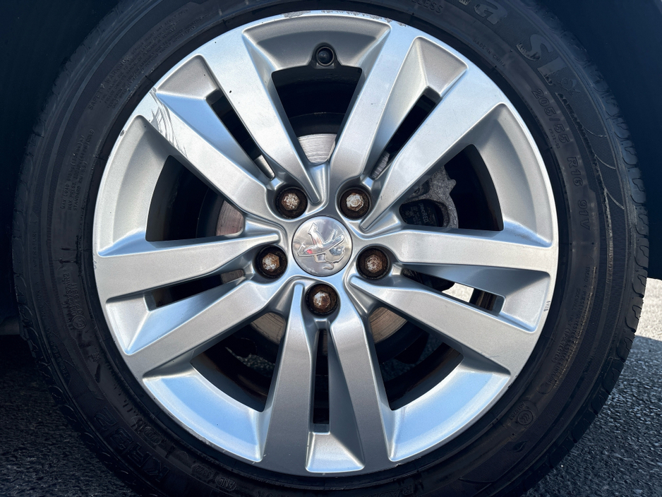 Peugeot 308 ACTIVE 1.2 82 4DR B6 — thumbnail 5