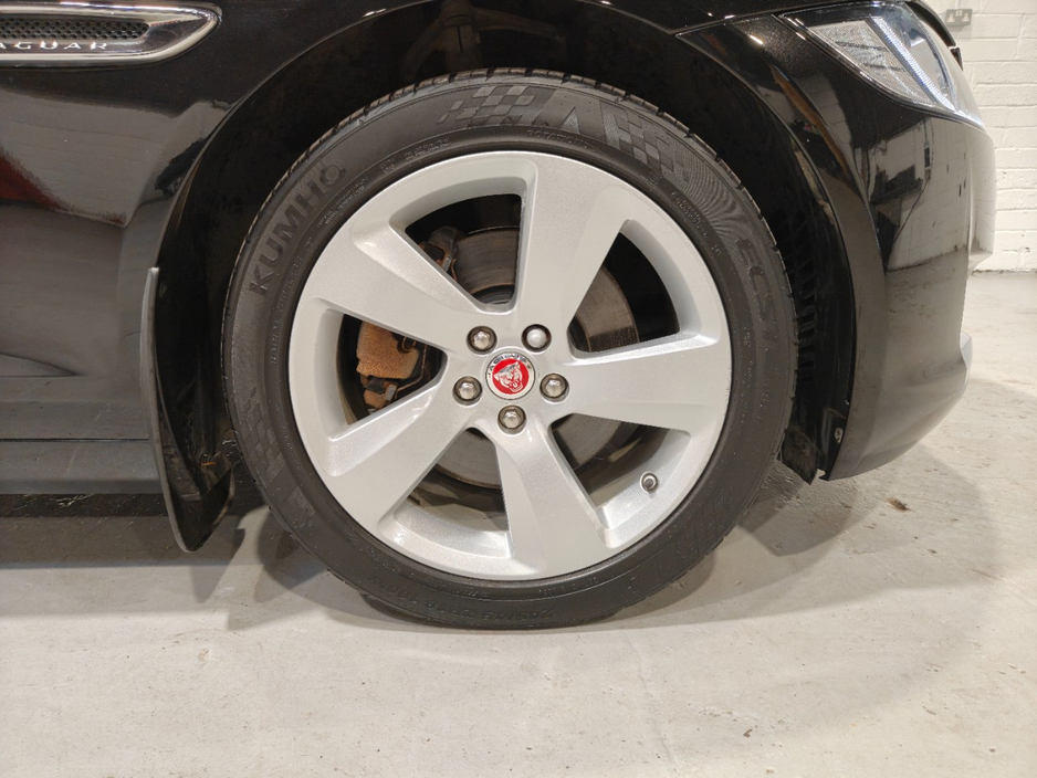 Jaguar XF 2.0 D PORTFOLIO 180PS AUTO 4DR — thumbnail 10