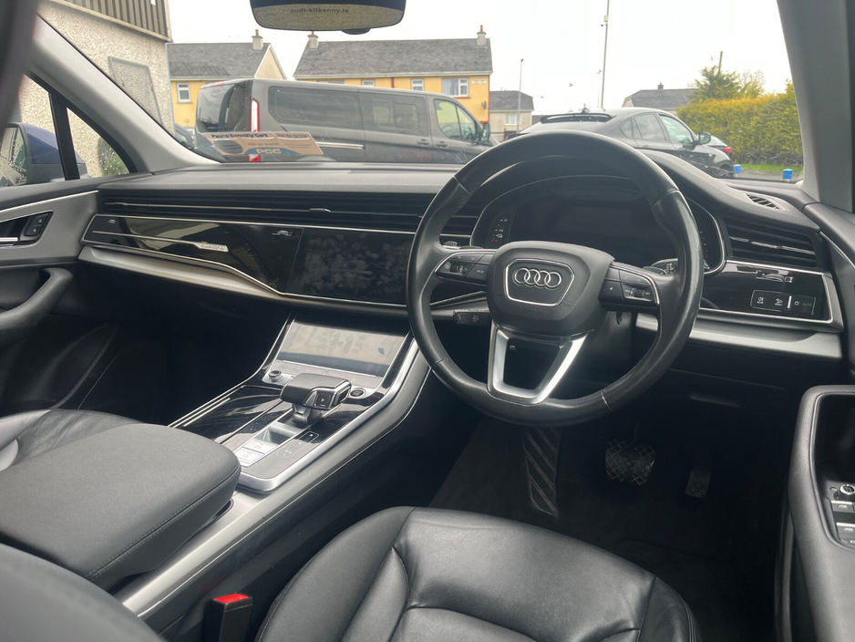 2022 Audi Q7 3L Petrol Plug-in Hybrid For Sale Images