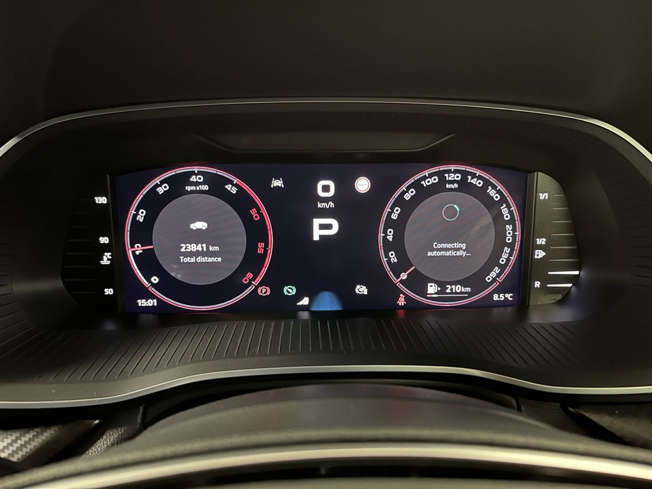 Skoda Octavia Sportline Combi DSG 2.0TDI 150BHP - Reversing Camera - Climate Control - Heated Seats - Cruise Control - Keyless Start - Apple CarPlay/Android Auto — thumbnail 17