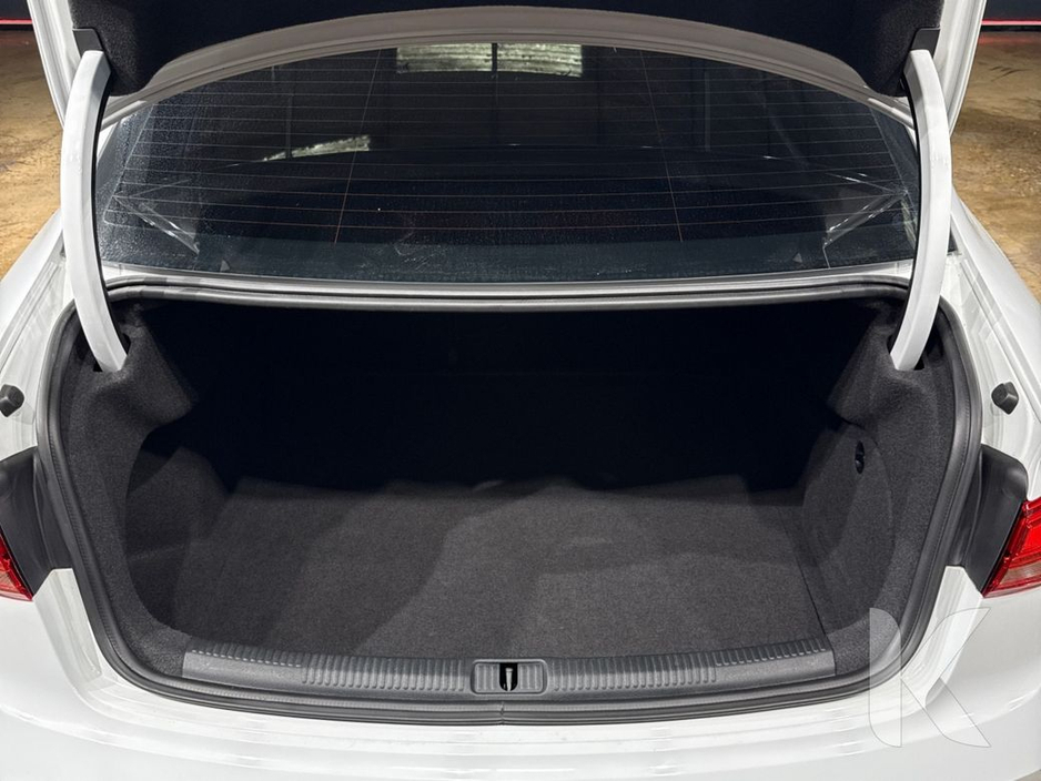 Audi A3 1.4 AUTOMATIC SALOON - FACTORY ALLOYS - CRUISE CONTOL - REAR CAMERA — thumbnail 10
