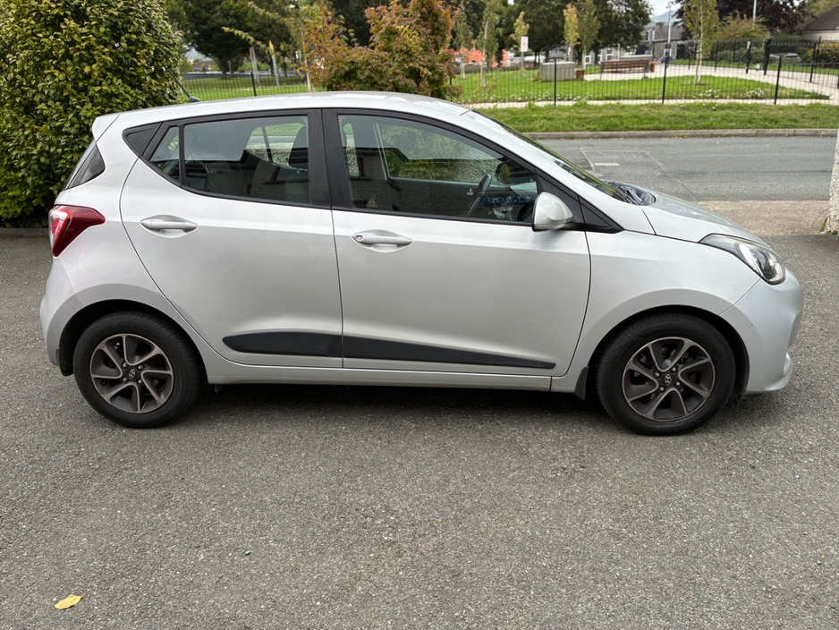 Hyundai i10 DELUXE 4DR AUTO — thumbnail 3