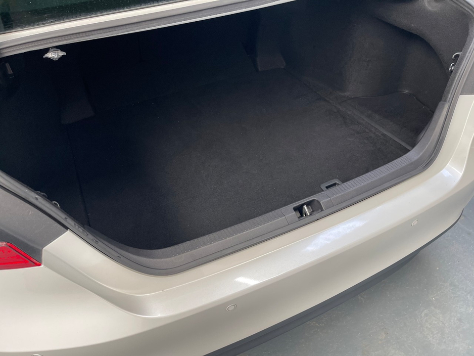 2021 Toyota Camry 2.5L Petrol Hybrid For Sale Images