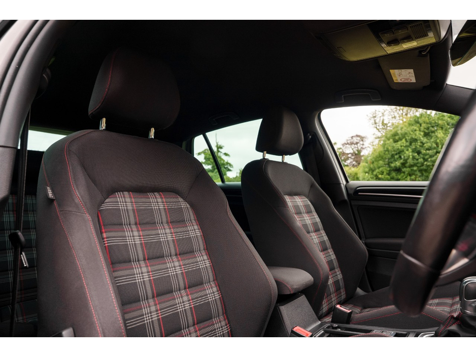 2017 Volkswagen Golf 2L Petrol For Sale Images