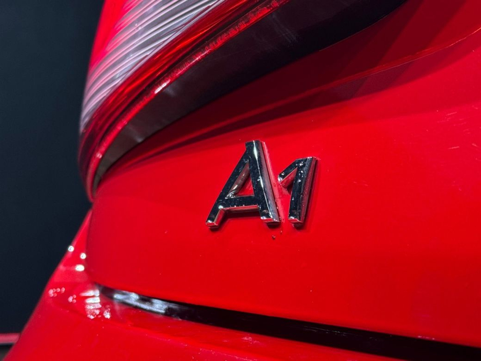 Audi A1 1.0 - AUTOMATIC - ALLOY WHEELS - HEATING / AC CONTROLS - FRONT/REAR PARKING AID - MULTI FUNCTION STEERING WHEEL — thumbnail 10
