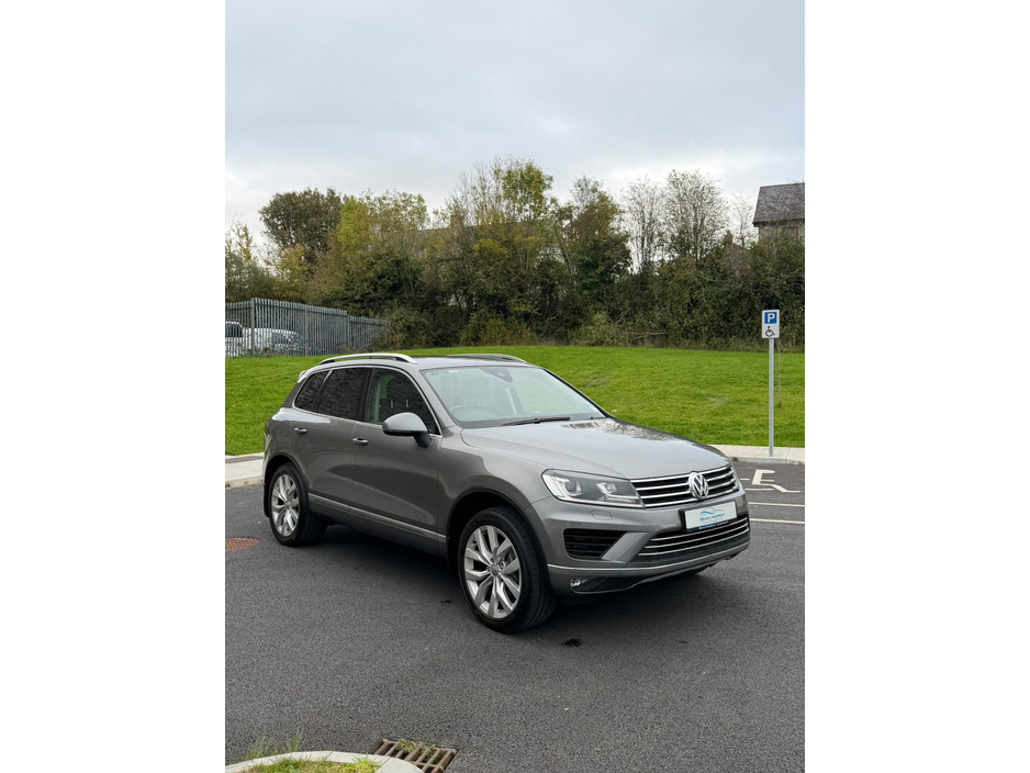 2016 Volkswagen Touareg For Sale Images