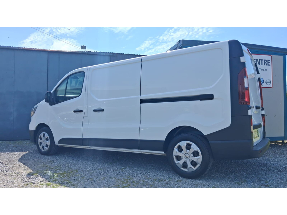 2023 Renault Trafic 2L Diesel For Sale Images