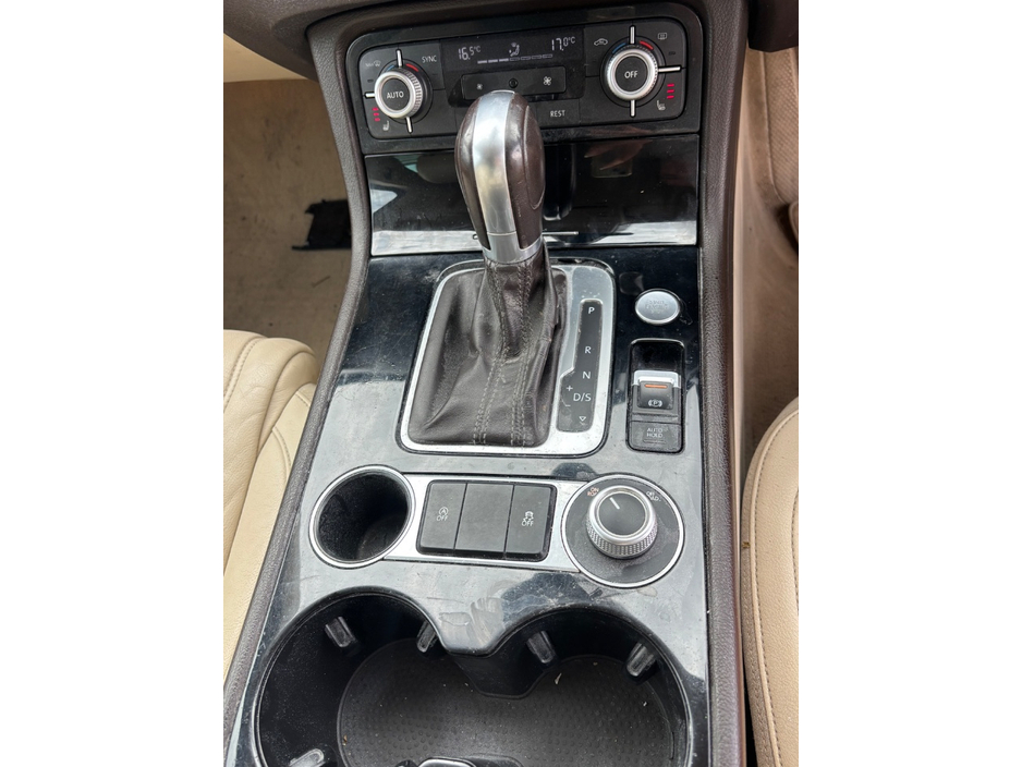 2016 Volkswagen Touareg 3L Diesel For Sale Images