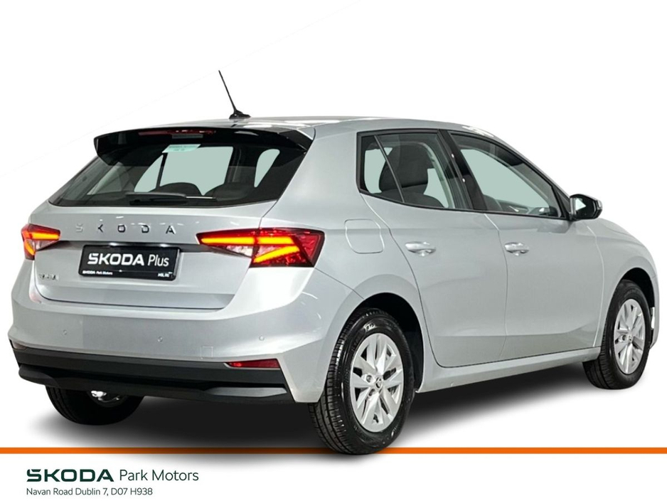 Skoda Fabia Selection 1.0MPI 80HP - Reversing Camera - Air Conditioning - Cruise Control - Keyless Start - Apple CarPlay/Android Auto — thumbnail 4