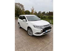 Mitsubishi Outlander 2.4 4H PHEV 221BHP 5