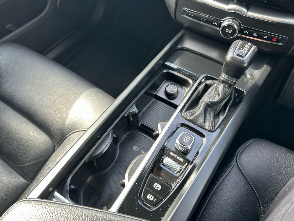 2018 Volvo XC60 2L Diesel For Sale Images
