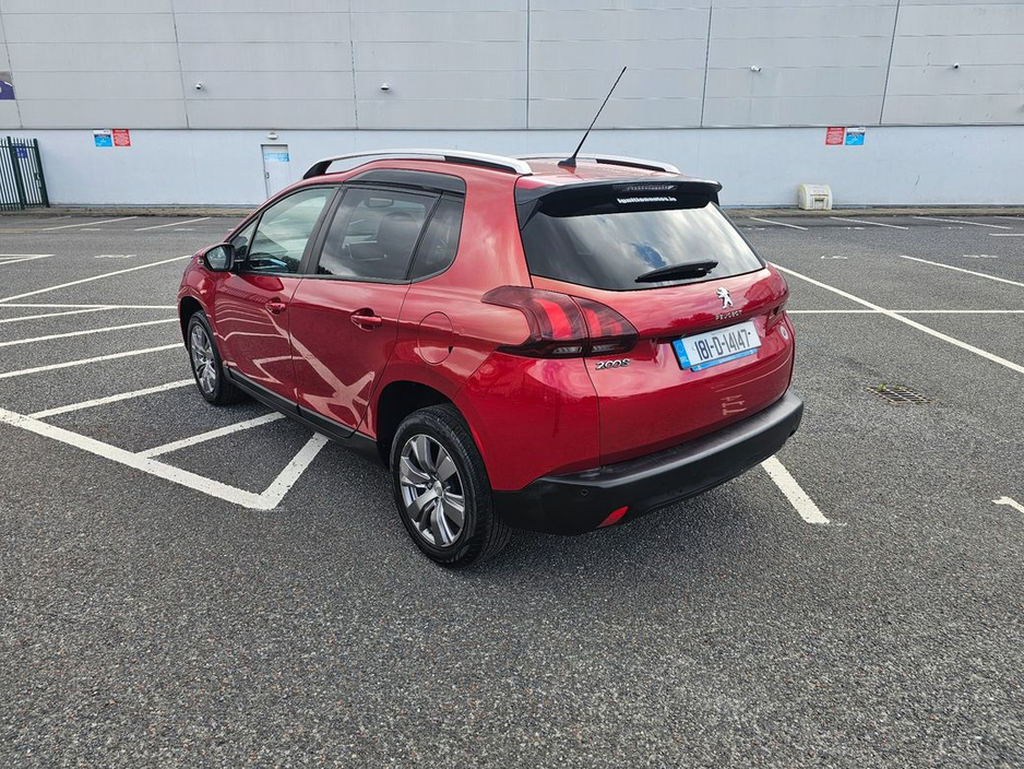 Peugeot 2008 1.2 PURETECH, ACTIVE MODEL, LOW MILEAGE, FINANCE, WARRANTY, 5 STAR REVIEWS — thumbnail 3