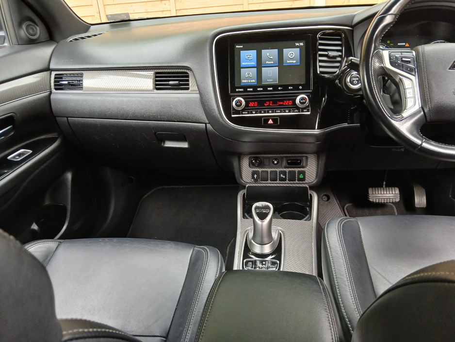 2020 Mitsubishi Outlander 2.4L Petrol Plug-in Hybrid For Sale Images