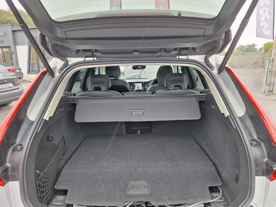 2023 Volvo XC60 2L Petrol Plug-in Hybrid For Sale Images