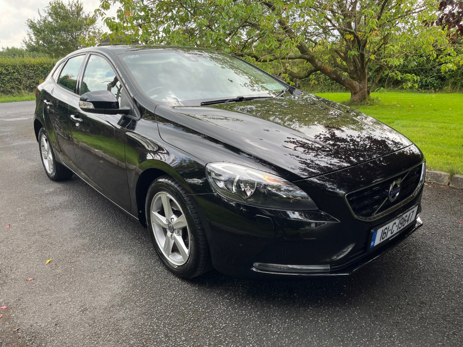 2016 Volvo V40 2L Petrol For Sale Images