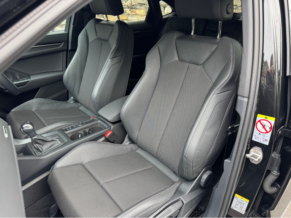 2023 Audi Q3 1.4L Petrol Plug-in Hybrid For Sale Images