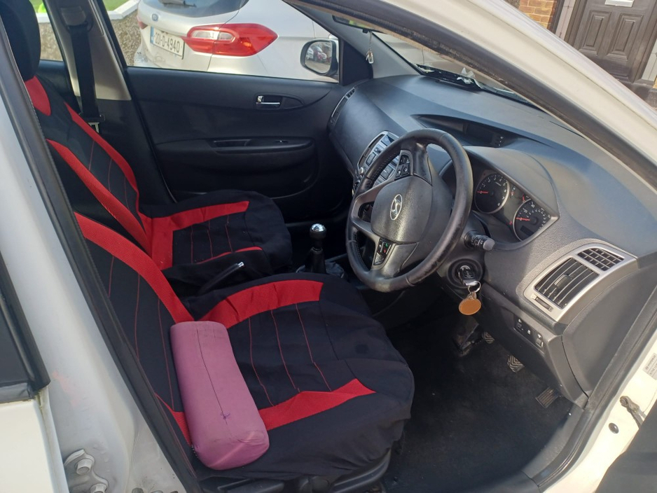 Hyundai i20 ACTIVE 84BHP 5DR 85PS — thumbnail 5