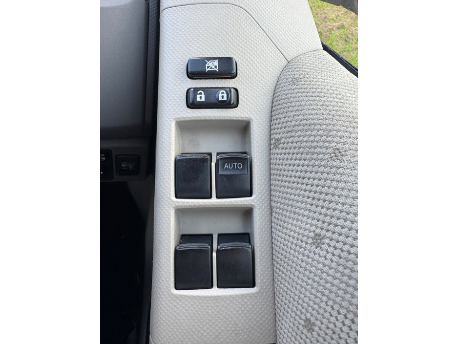 Toyota Vitz 1.0 VVT-i Terra — thumbnail 10