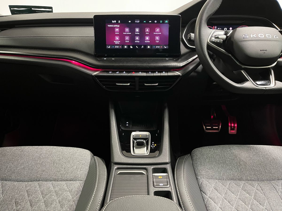 Skoda Octavia Sportline DSG 2.0TDI 150BHP - Reversing Camera - Ambient Lighting - Climate Control - Heated Seats - Keyless Start - Apple CarPlay/Android Auto — thumbnail 19