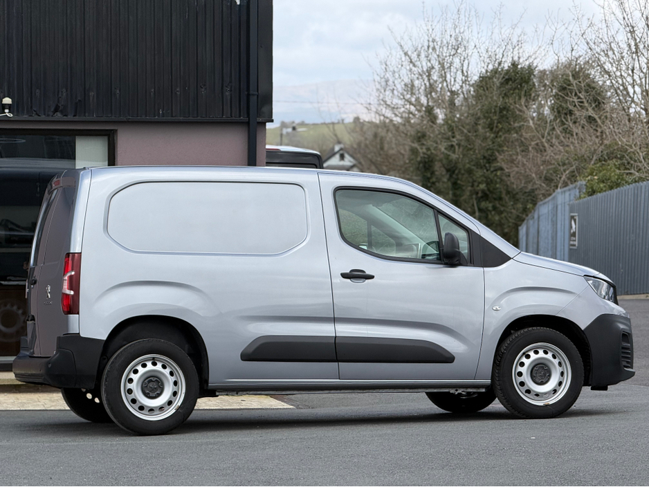 2023 Peugeot Partner 1.5L Diesel For Sale Images