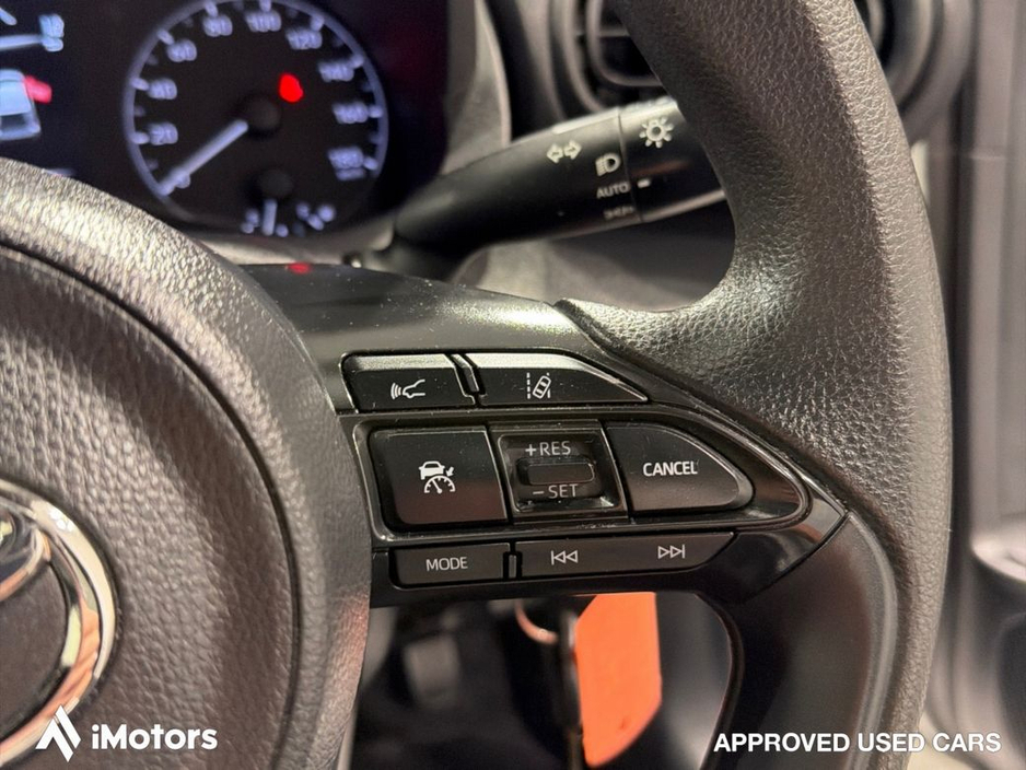 Toyota Yaris AUTOMATIC HYBRID X — thumbnail 28