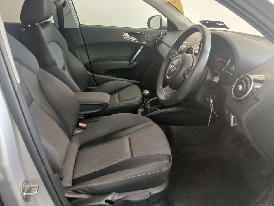 Audi A1 SB 1.6tdi 90 Sport 4DR — thumbnail 8