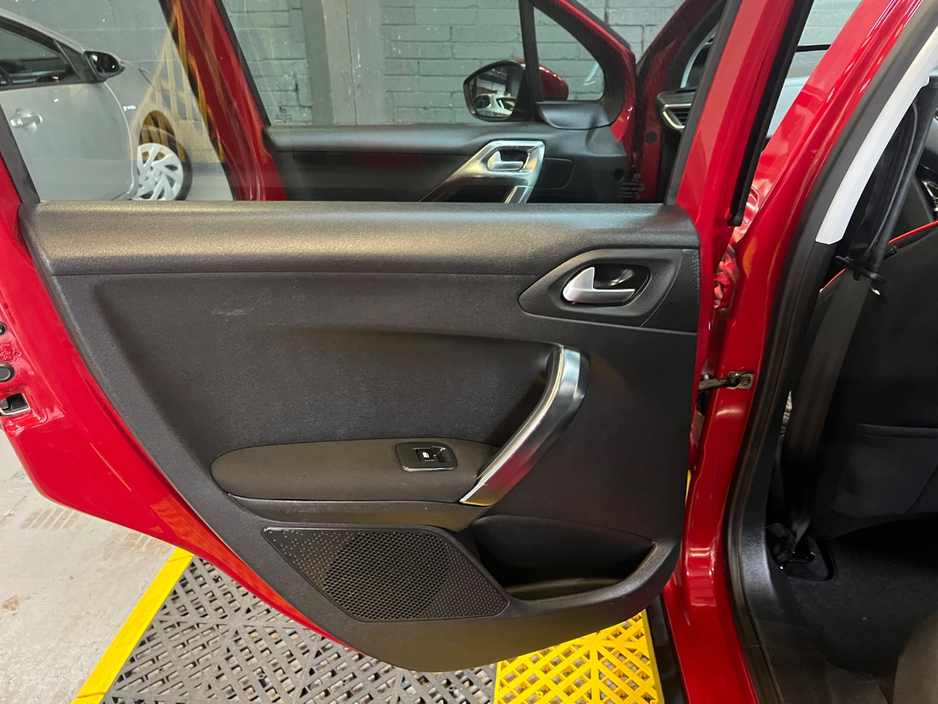 Peugeot 2008 ALLURE 1.2 PURETECH 82 4DR — thumbnail 17