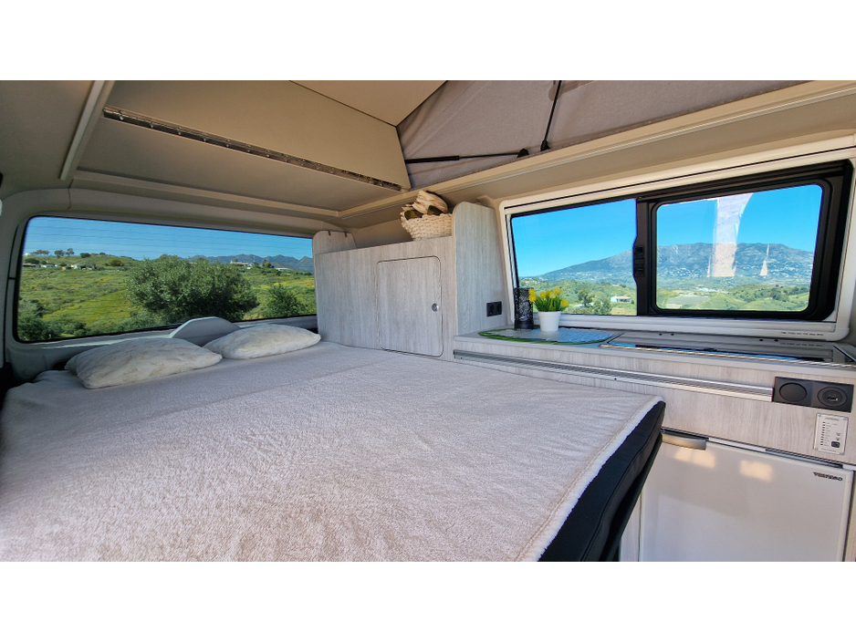 2020 Volkswagen Transporter Kombi 2L Diesel For Sale Images