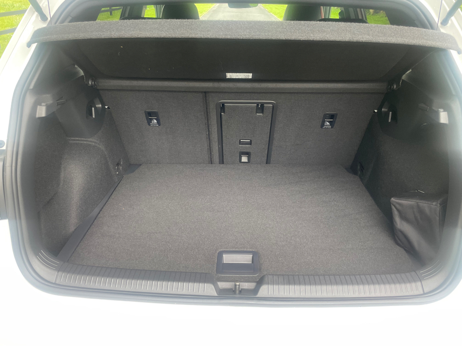 2024 Volkswagen Golf 2L Petrol For Sale Images