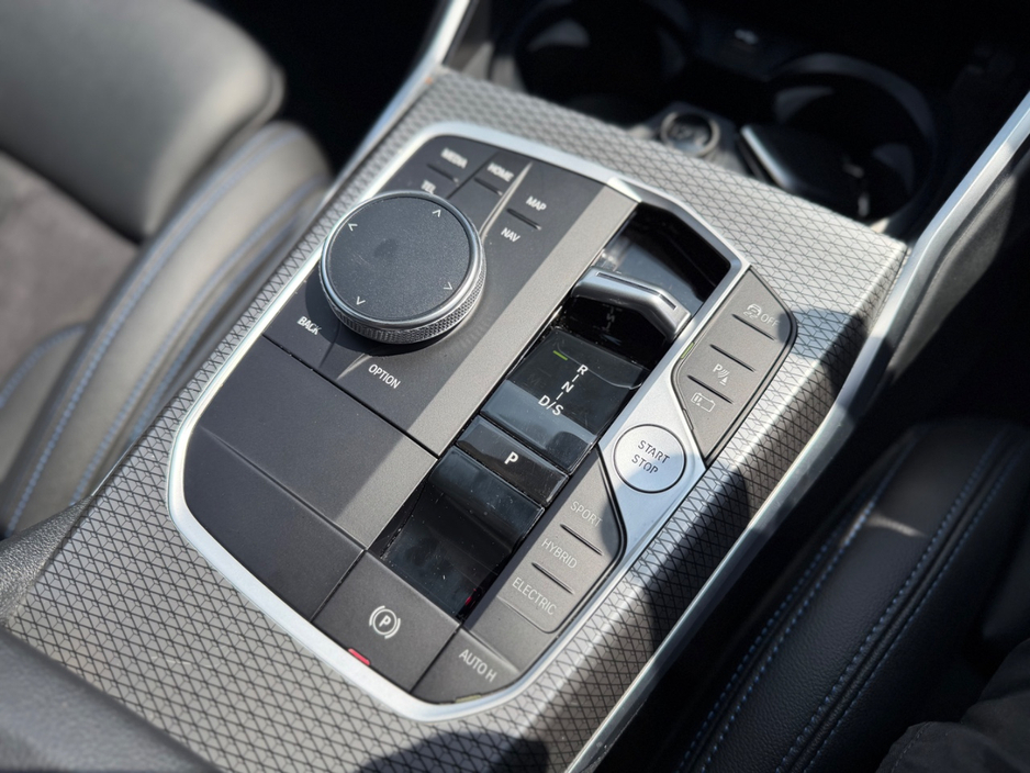 BMW 3 Series M-SPORT 330E - 2.0L PETROL HYBRID - AUTO - 12M WARRANTY - CAR: 2334 — thumbnail 33