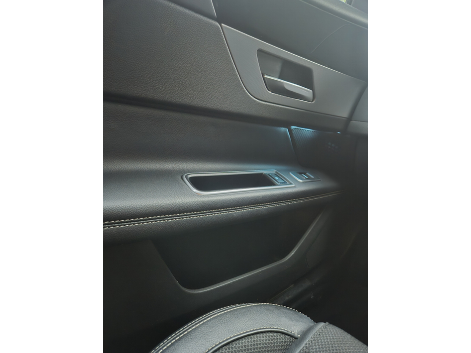 Jaguar XF 2.0 D RWD R-SPORT MY 18 4DR AUTO — thumbnail 3