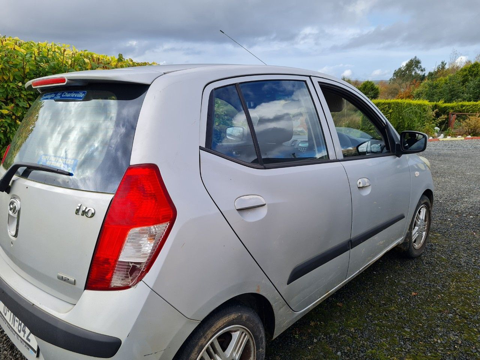 Hyundai i10 1.2 Deluxe Hatchback Petrol Manual (78bhp) — thumbnail 4