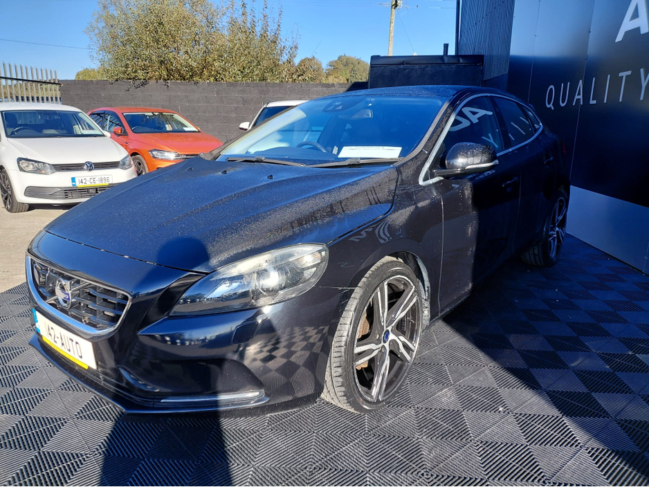 2014 Volvo V40 1.6L Petrol For Sale Images