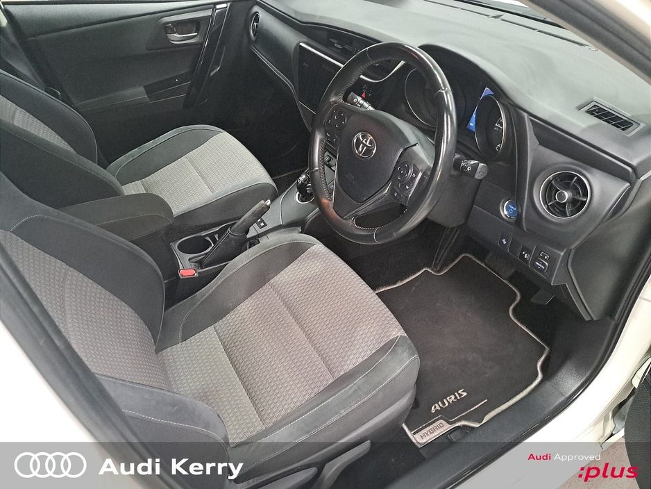 Toyota Auris HYBRID LUNA SPORT 4DR AUTO — thumbnail 14