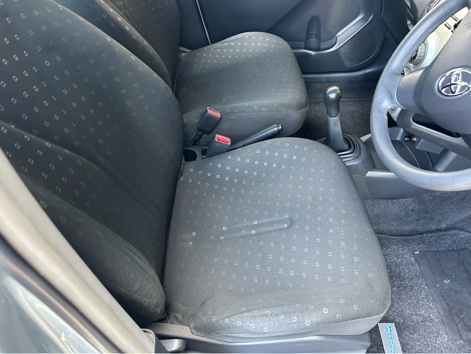 2007 Toyota Yaris 1L Petrol For Sale Images