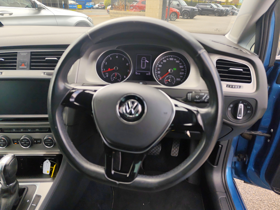 Volkswagen Golf 1.2 Estate Petrol Auto — thumbnail 12