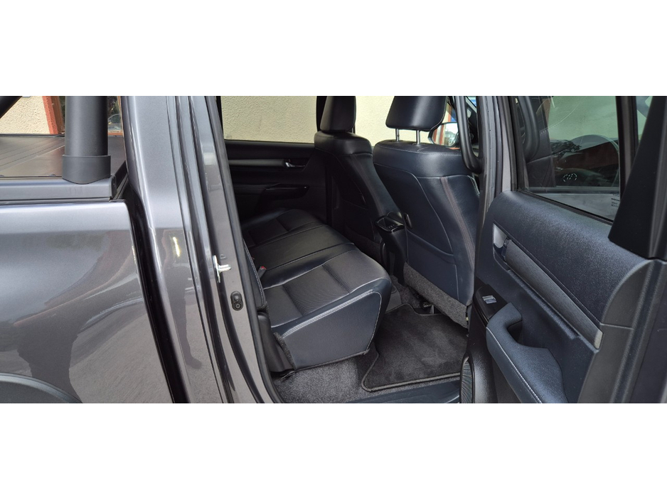 2025 Toyota Hilux 2.8L Diesel For Sale Images