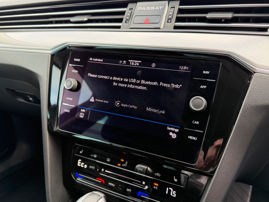 2022 Volkswagen Passat 1.4L Hybrid For Sale Images