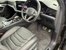 2025 Volkswagen Touareg 3L Diesel For Sale Images