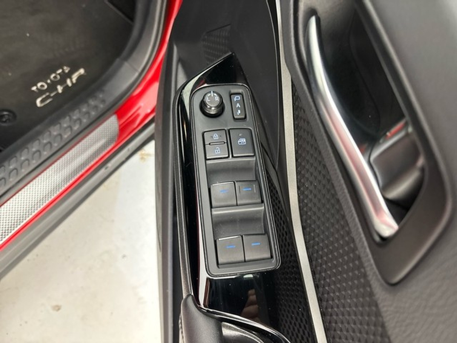 Toyota C-HR HYBRID SPORT 4DR AUTO — thumbnail 11
