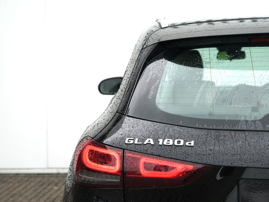 Mercedes-Benz GLA Class D 5DR Auto — thumbnail 37