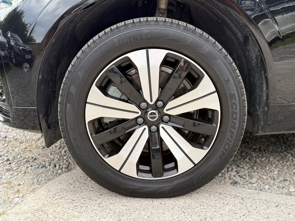 2023 Volvo XC60 2L Petrol Plug-in Hybrid For Sale Images