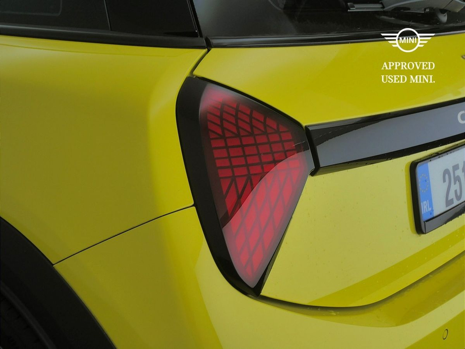 2025 MINI Hatch 2L Petrol For Sale Images