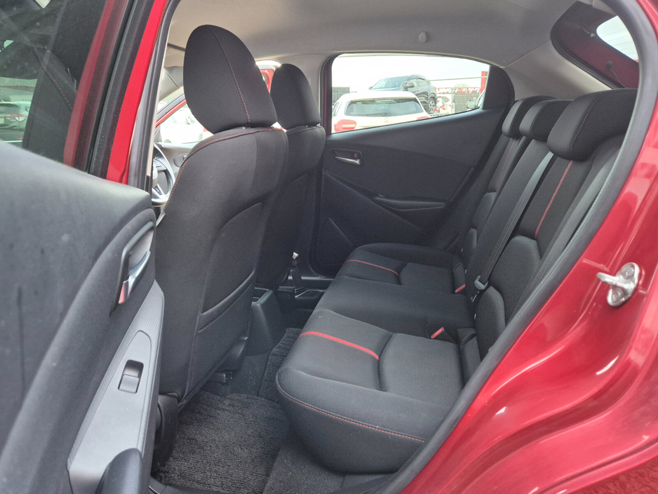 Mazda Demio — thumbnail 13