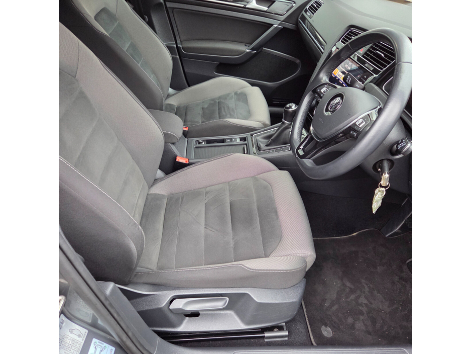 2018 Volkswagen Golf 1L Petrol For Sale Images